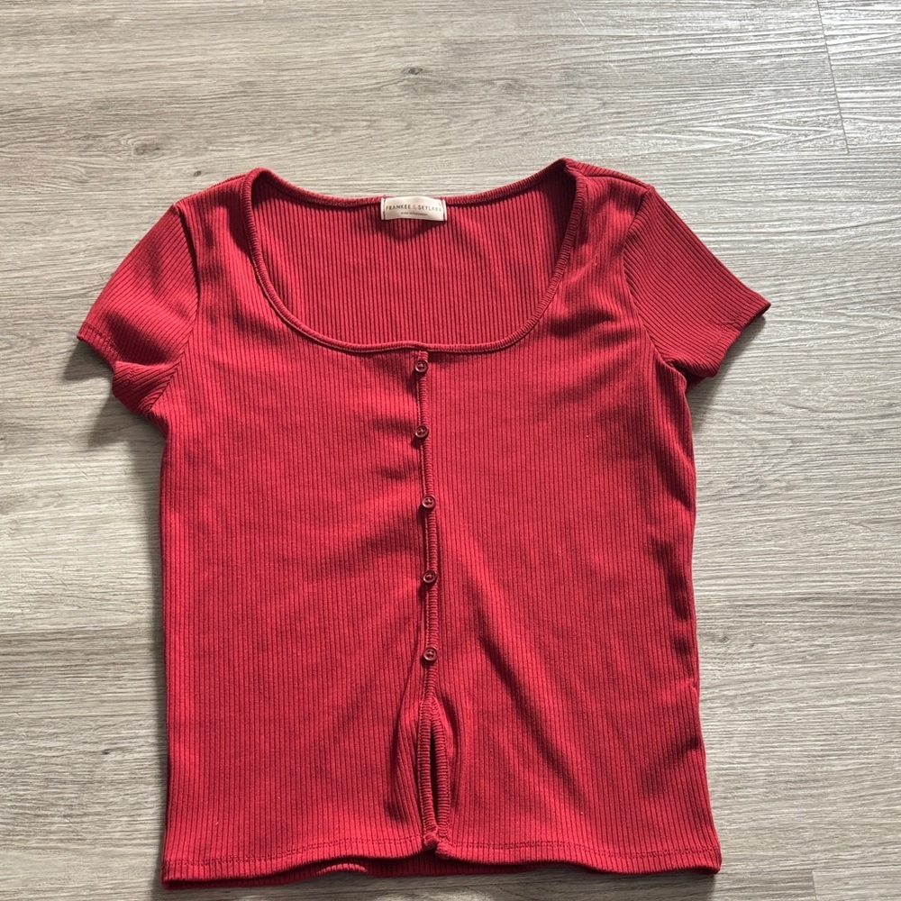 Red Ribbed Short-Sleeve Button-Front Women's Top